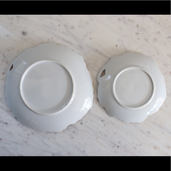 Vintage white and purple floral plates - Picture 6 of 6